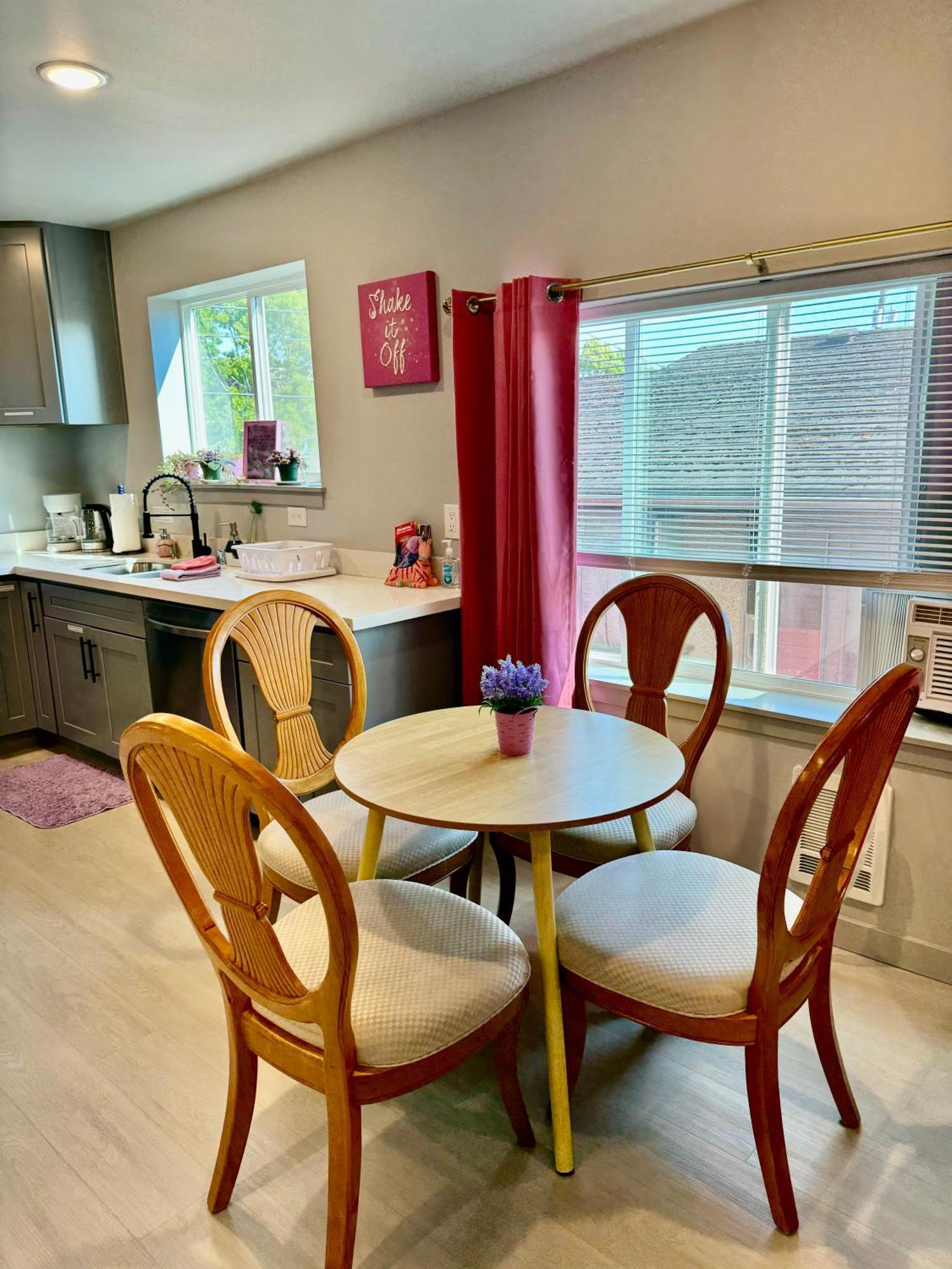 1 Bd Apt With 2 Extra Sofa Beds 13 Mins To Seatac Airport Seattle Esterno foto